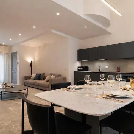 Nerogiardini - Lusso E Design A San Babila *