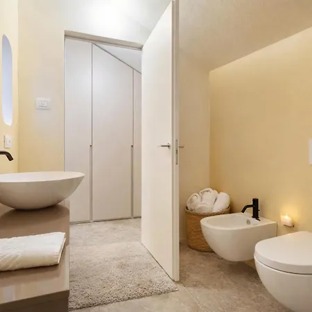 Nerogiardini - Lusso E Design A San Babila Milão