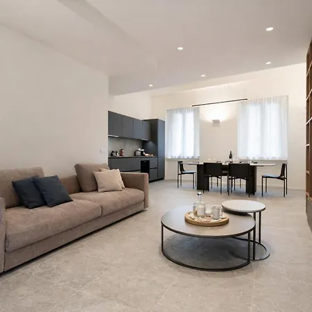 Nerogiardini - Lusso E Design A San Babila *