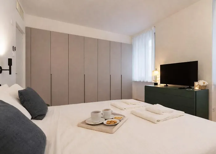 Nerogiardini - Lusso E Design A San Babila Appartamento Milano