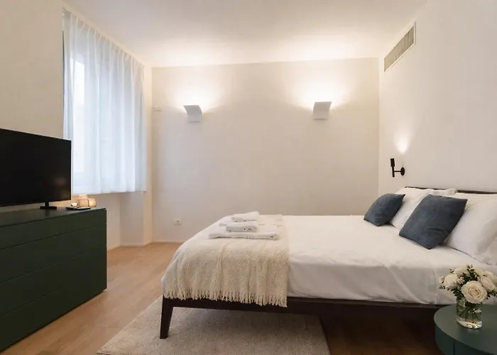 Nerogiardini - Lusso E Design A San Babila Appartamento