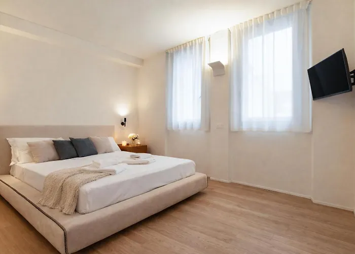 Nerogiardini - Lusso E Design A San Babila Appartamento Milano