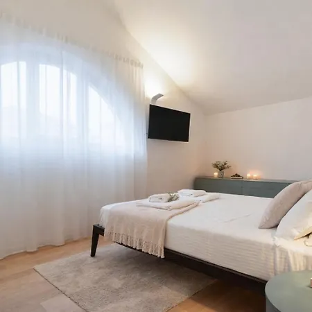 Nerogiardini - Lusso E Design A San Babila Milán